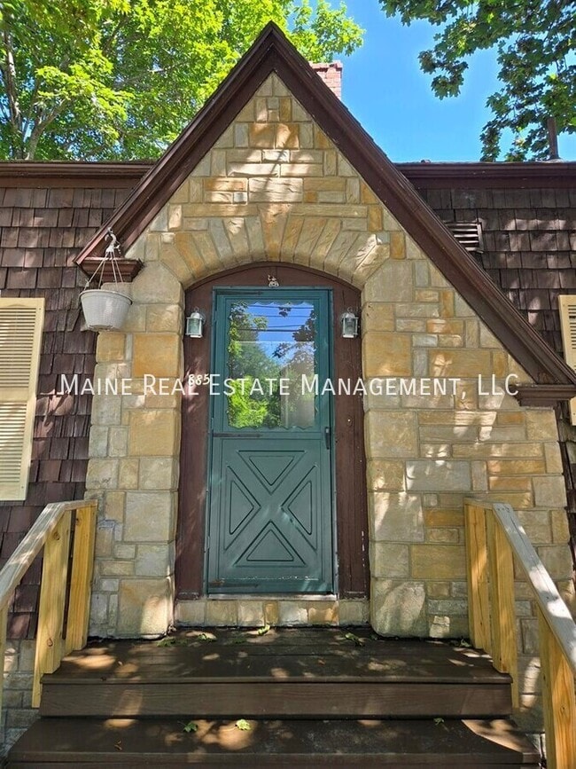 885 Minot Ave in Auburn, ME - Building Photo - Building Photo