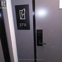 4130 Parkside Village Dr in Mississauga, ON - Building Photo - Building Photo