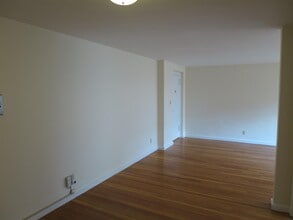 286 Massachusetts Ave, Unit #207 in Arlington, MA - Building Photo - Building Photo