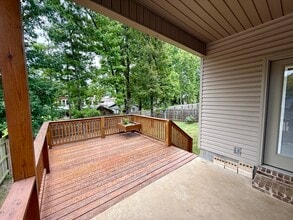 2104 Nichols Rd in Little Rock, AR - Foto de edificio - Building Photo