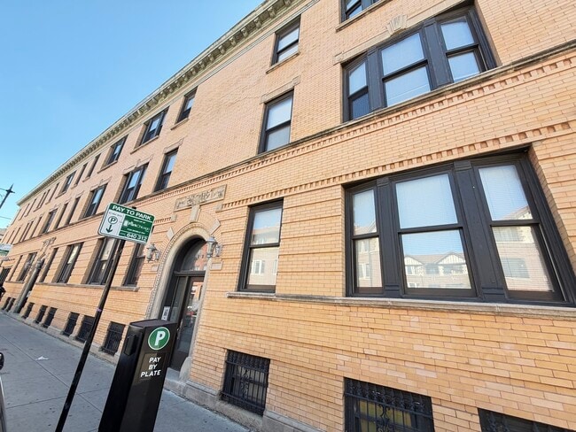 property at 2113 W North Ave