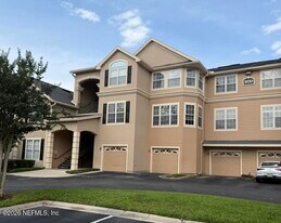 13810 Sutton Park Dr N in Jacksonville, FL - Building Photo