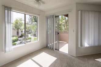 Mountain View Apartment Homes in Upland, CA - Foto de edificio - Interior Photo