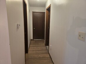 828 Dondee Dr in Manhattan, KS - Building Photo - Building Photo