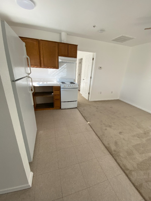 1584 E Courtney Pl in Fort Mohave, AZ - Building Photo - Building Photo