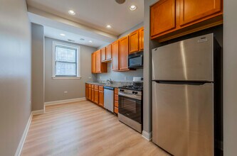 2034 W Arthur Ave in Chicago, IL - Building Photo - Building Photo