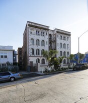 The Richmond Apartments - Spacious and Ful... in Los Angeles, CA - Building Photo