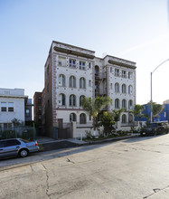 The Richmond Apartments in Los Angeles, CA - Foto de edificio - Building Photo