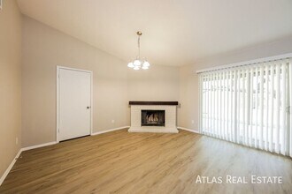 8008 W Yucca St in Peoria, AZ - Building Photo - Building Photo