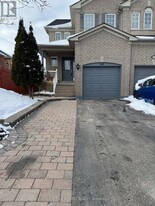 48 Zia Dodda Crescent in Brampton, ON - Building Photo