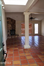 1674 Donna Caponi Ln in El Paso, TX - Foto de edificio - Building Photo