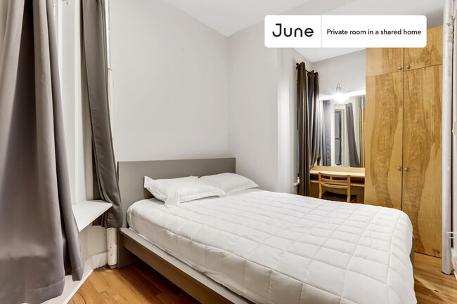 Private bedroom in 2 bed/1 bath Home in New York, NY - Building Photo - Building Photo
