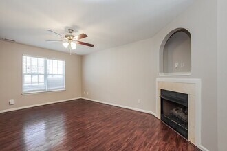 1126 Larkspur Ln in Dallas, NC - Building Photo - Building Photo