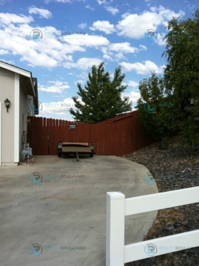 863 Blizzard Ct in Sun Valley, NV - Building Photo - Building Photo