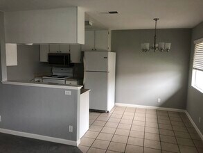 2708 Wilson Ave in Redding, CA - Foto de edificio - Building Photo