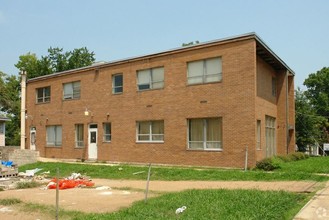 1619 N West St in Jackson, MS - Foto de edificio - Building Photo