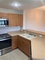 2904 Tuscan Dr in Cape Coral, FL - Building Photo