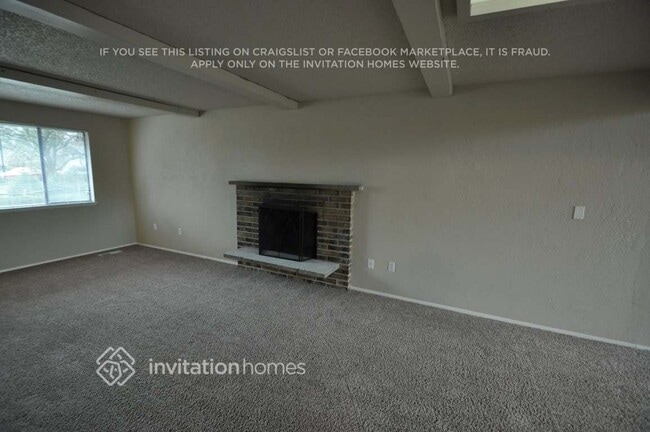 14719 104th Ave E in Puyallup, WA - Foto de edificio - Building Photo