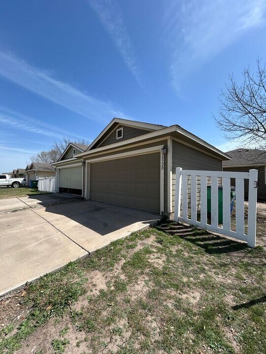 18520 Mammoth Cave Blvd in Pflugerville, TX - Building Photo