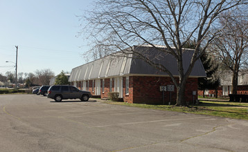 1110 Palmer Dr in Murfreesboro, TN - Foto de edificio - Building Photo