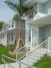 Gulf Breeze Apartment Homes in Punta Gorda, FL - Building Photo - Building Photo