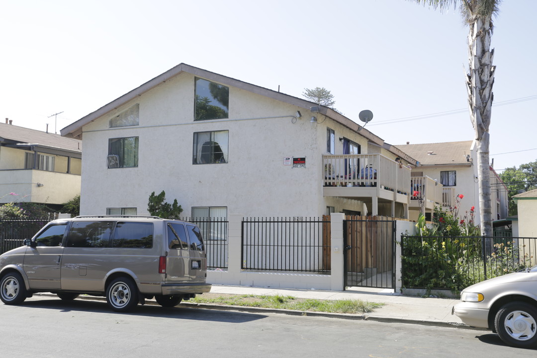 620 E Pine St in Santa Ana, CA - Building Photo