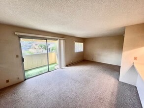 94-1042-1042 Kaukahi Pl in Waipahu, HI - Building Photo - Building Photo