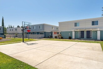 The Pointe at Cupertino in Cupertino, CA - Building Photo - Building Photo