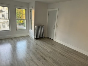 164 Myrtle Ave, Unit 2 in Fitchburg, MA - Building Photo - Building Photo