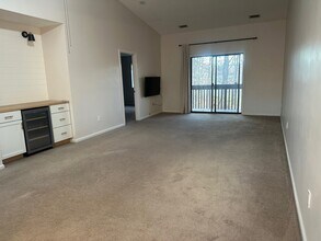 66 Simsbury Landing in Simsbury, CT - Building Photo - Building Photo