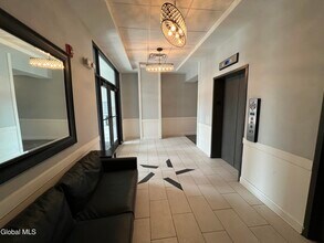 733 Broadway in Albany, NY - Building Photo - Building Photo