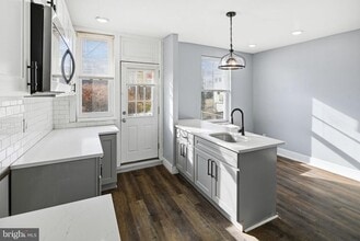 6520 Ross St in Philadelphia, PA - Building Photo - Building Photo