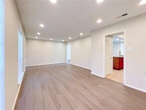 11807 Knights Bridge in Austin, TX - Building Photo - Building Photo