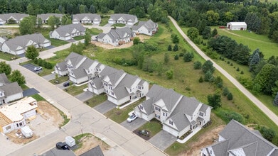 1867 Woodland Way in Slinger, WI - Building Photo - Building Photo