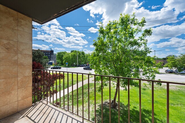Gopher Commons 1701 in Minneapolis, MN - Building Photo - Interior Photo