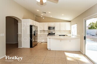 4822 Wind Break Ln in North Las Vegas, NV - Building Photo - Building Photo