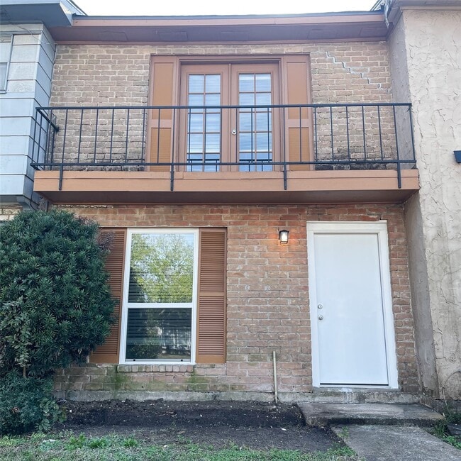 property at 7331 Chasewood Dr