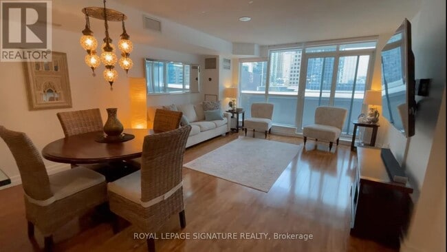 property at 8 York St