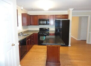 521 Brummell Ln in High Point, NC - Foto de edificio - Building Photo