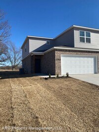 2703A Sidney St photo'