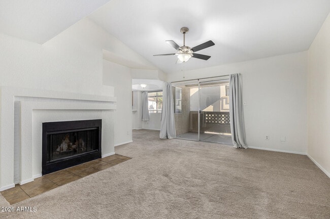 1880 E Morten Ave in Phoenix, AZ - Foto de edificio - Building Photo