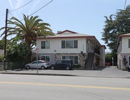 14616 Magnolia Blvd Apartments