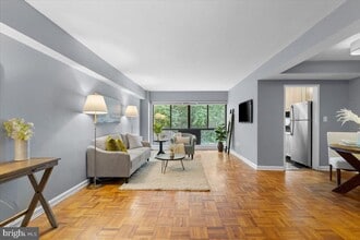 3901 Tunlaw Rd NW in Washington, DC - Building Photo - Building Photo