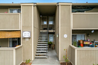 Baywood Villas in Fremont, CA - Building Photo - Building Photo