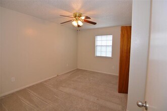 8912 Circle Dr in Austin, TX - Building Photo - Building Photo