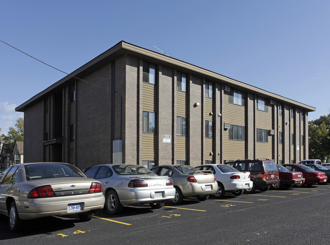 Campus View Apartments in St. Cloud, MN - Building Photo - Building Photo