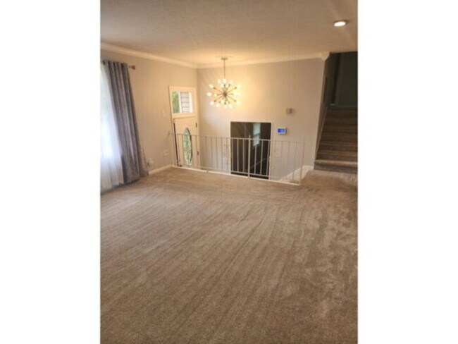 207 Ingleside Dr in Fayetteville, NC - Building Photo - Building Photo