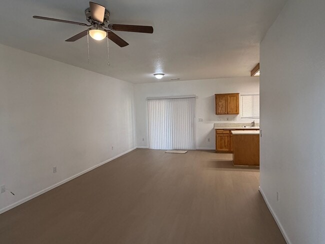 1303 Vine St in Exeter, CA - Building Photo - Building Photo