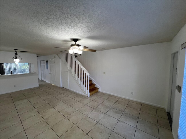 6756 Sienna Club Dr in Lauderhill, FL - Building Photo - Building Photo