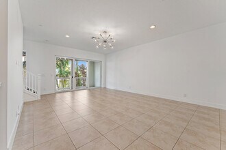 7108 Edison Pl in Palm Beach Gardens, FL - Building Photo - Building Photo